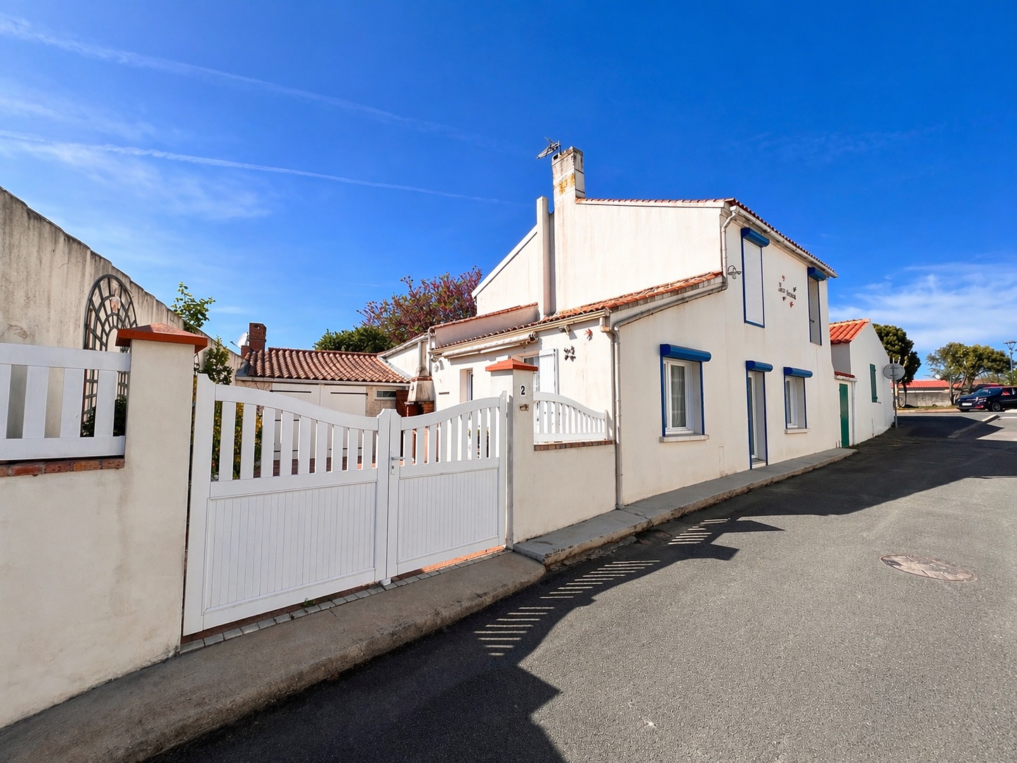 Maison 5 Pièce(s) LONGEVILLE-SUR-MER - Photo 1