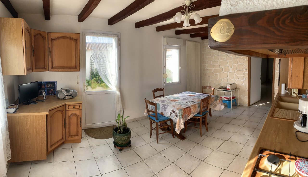 Maison 5 Pièce(s) LONGEVILLE-SUR-MER - Photo 2