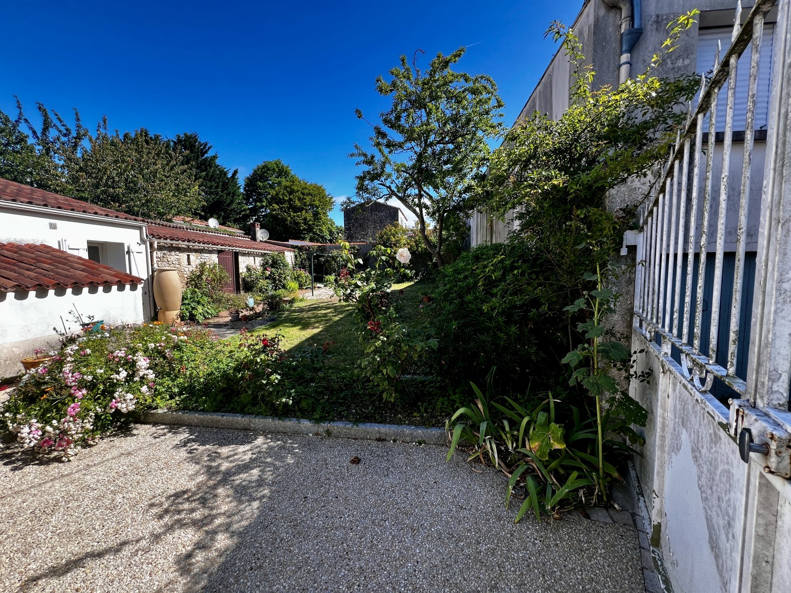Maison 5 Pièce(s) LONGEVILLE-SUR-MER - Photo 2