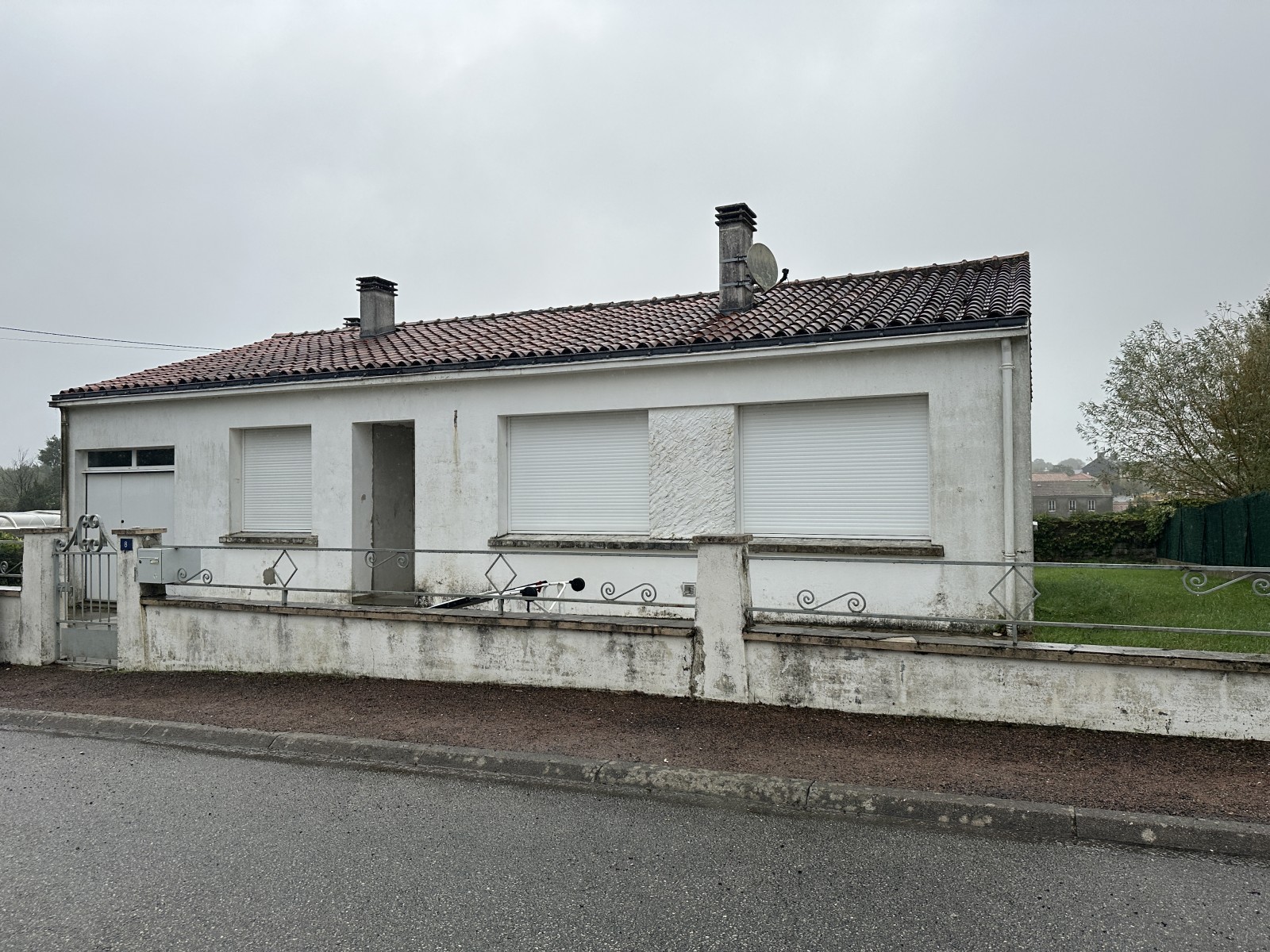 Maison 5 Pièce(s) MOUTIERS-LES-MAUXFAITS