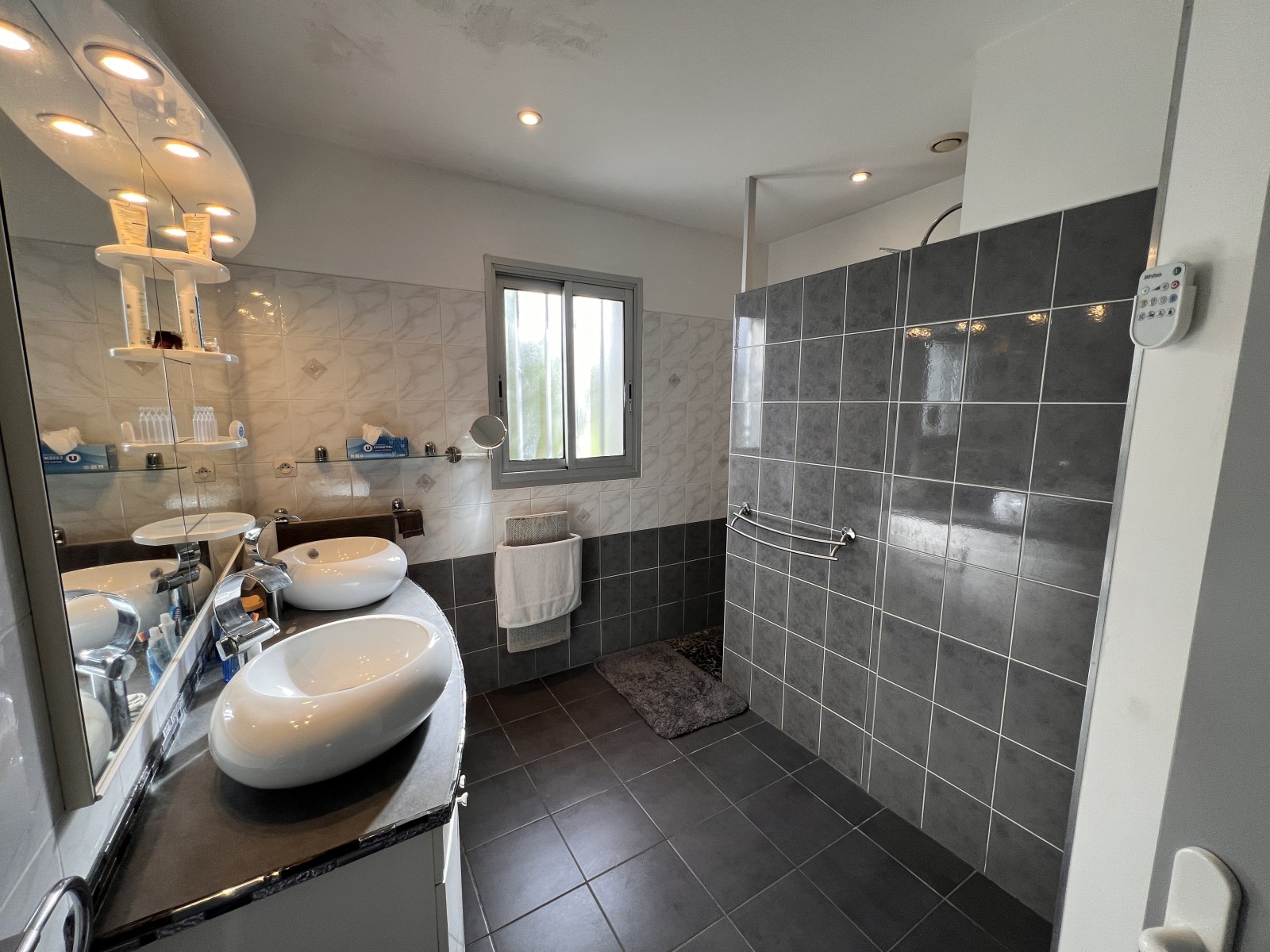 Maison 4 Pièce(s) LONGEVILLE-SUR-MER - Photo 4