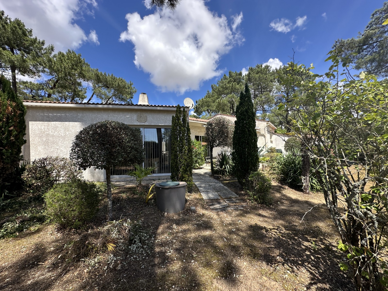 Maison 7 Pièce(s) LONGEVILLE-SUR-MER - Photo 2