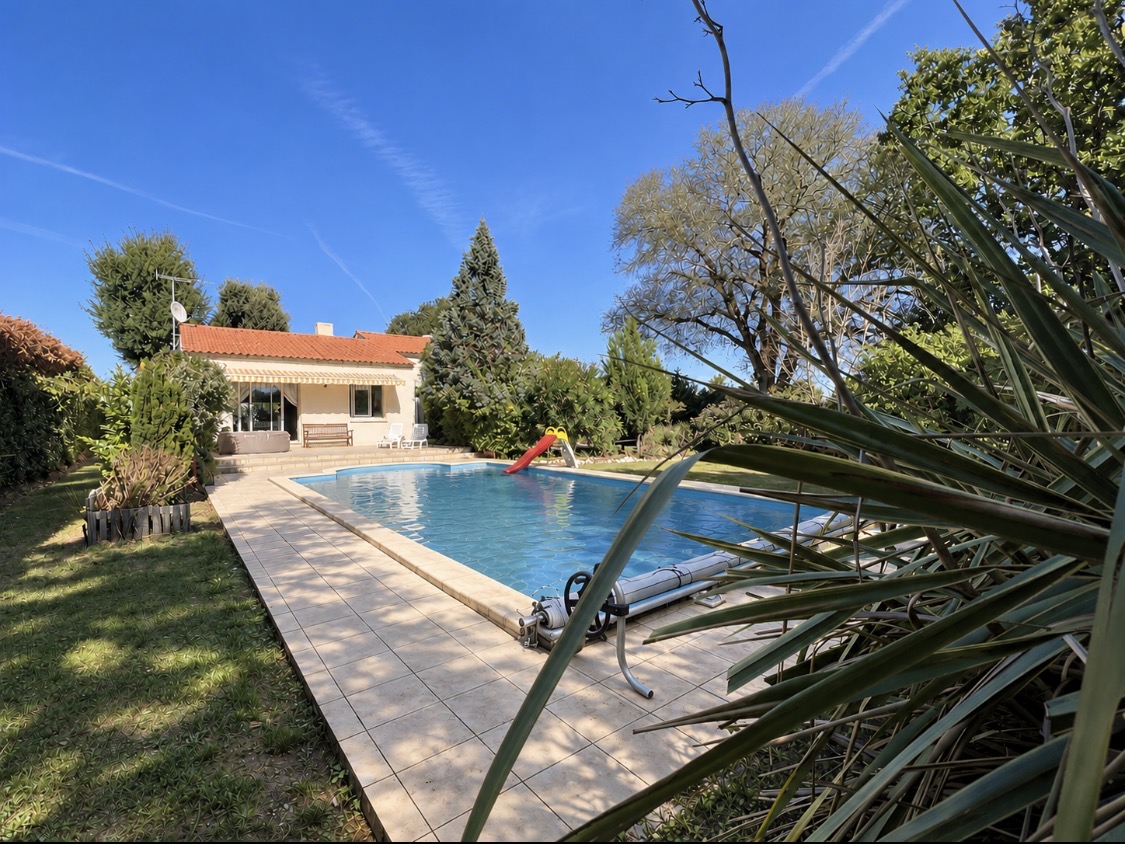 Maison 6 Pièce(s) AVRILLE - Photo 2